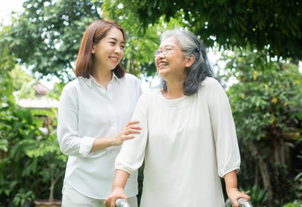 疫情下社區據點暫停服務，如何照顧家中失智症患者？失智症協會給照顧者的5點建議