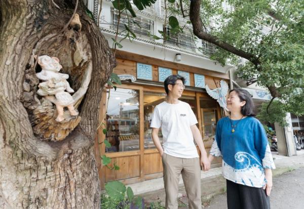 中年離職開咖啡店、書店，沒賺大錢仍感覺富有！阿萬、美玉：50後工作不為生存，而是為了夢想