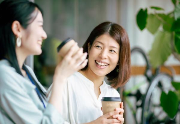 洪雪珍專欄｜朋友訴苦好心提供意見，為何反被疏離？2段式陪伴法，別把他人的問題當成自己的