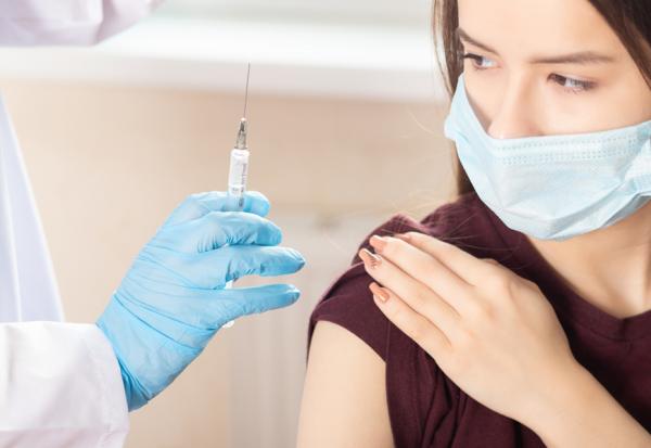 BA.4、BA.5來襲，要等次世代疫苗或現在就打第四劑？專家建議兩類人不要等