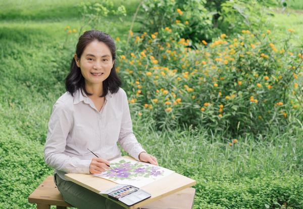 能畫一朵花，就能畫任何事物！林麗琪：一張桌子、一株喜歡的植物，開啟一段美好的獨處時光 