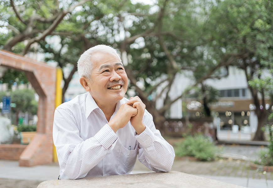 你無法阻止悲傷之鳥從頭上飛過，但可以不讓牠在髮間築巢。