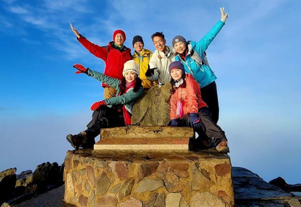 蘭萱專欄｜老同事、摯友壯年猝逝後登玉山！人生該活成這樣：縱使驟然離世，也不留太多遺憾