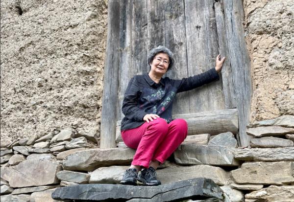 60歲退休照顧80歲失智母！陸曉婭：父母在，不敢老！鍛鍊身體把照顧當修行