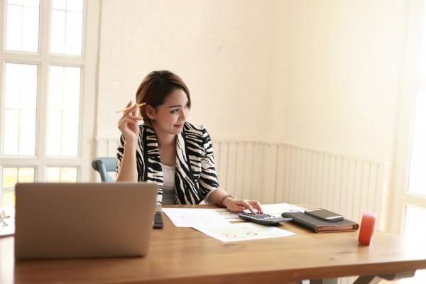 小心活愈久保費愈貴！財經專家：看懂投資型保單利弊，退休理財商品這樣買才划算