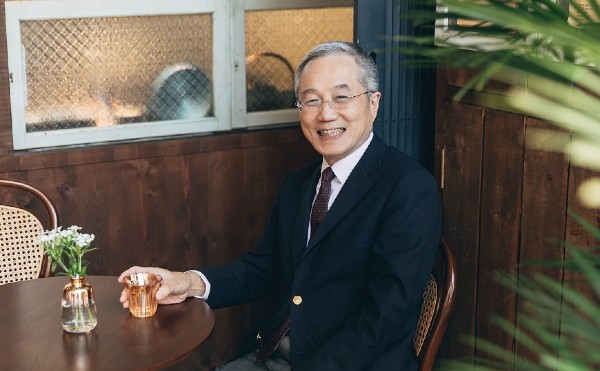 退休後還是每天7點起床、上保母訓練班！北榮前院長張德明：退休不是退出，老態和年紀無關