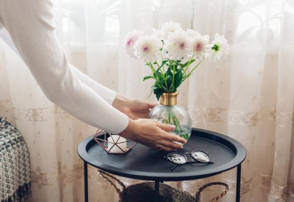 退休和20年好友開咖啡館，卻反目絕交！心理師：你把朋友當珍貴古董，還是可斷捨離的廢棄物？