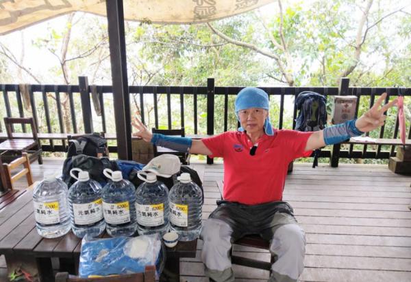 59歲血糖高到腿變豬肝色，73歲每週揹水40公斤上大坑山！帥賢斌：不傷膝蓋的爬山逆轉健康法