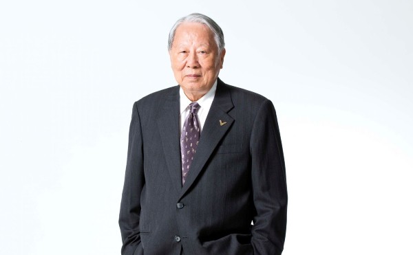 用十六根羽毛打造國際羽球運動品牌 VICTOR，創辦人陳登立於《成為引領前進的力量》書中分享自己的創業決策