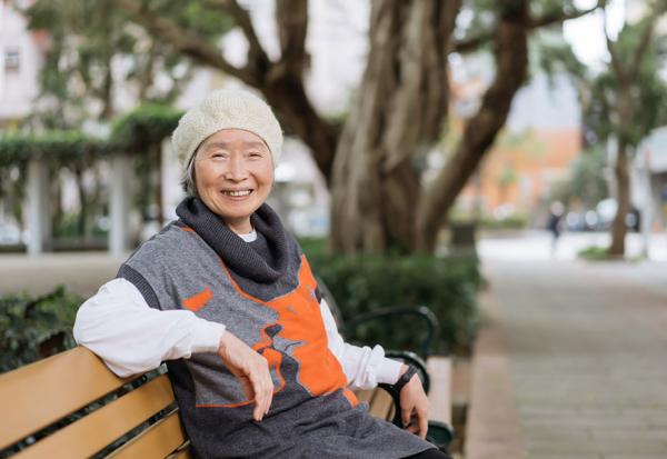 當公衛學者罹癌，怎麼面對？台大退休教授張珏以大笑抗癌，心理健康才是真健康