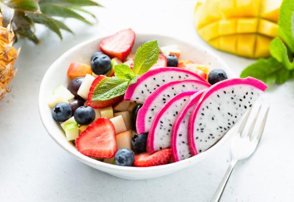 芒果防乾眼症、火龍果抗老化、黃西瓜對血管好！夏季5種盛產水果有哪些營養？