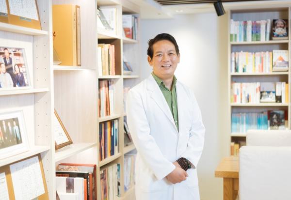 PODCAST | 50+Talk ep66. 生氣是慢性自殺！洛桑加參醫師：每天1個練習，從此心平氣和