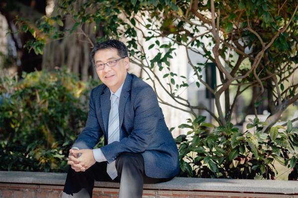 40歲後就可能得五十肩！醫師許嘉麟：穿衣、如廁、睡眠都受影響，日常做2動作預防凍肩 