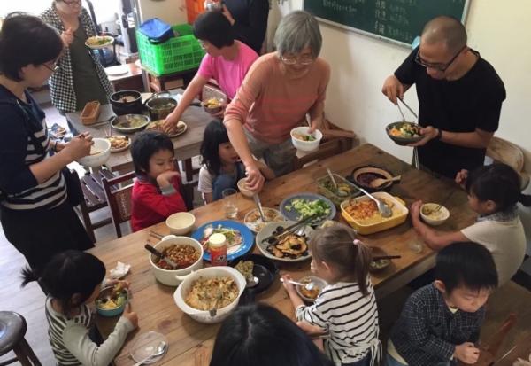 老後一個人住也不怕！花蓮伍佰戶社區：如何透過LINE群組，讓500戶鄰居變成互助的「類家人」？