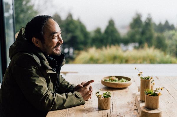 人生該有十大奢侈，都不是錢！花藝家凌宗湧：人生如花，花開花謝自有時