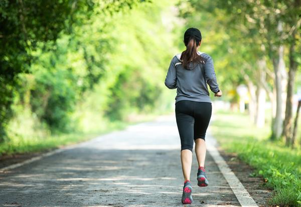 做什麼運動，可降膽固醇、三酸甘油酯？5種運動有效，每次30分鐘以上才有燃脂效果