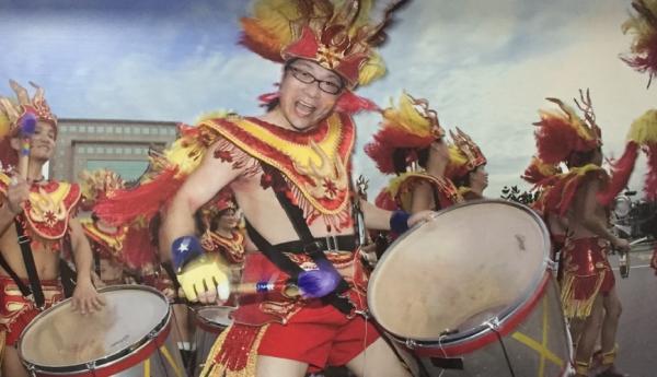 退休10年前就先規劃！63歲黃從訓：資訊主管轉當導遊，重學腦動、身動和互動