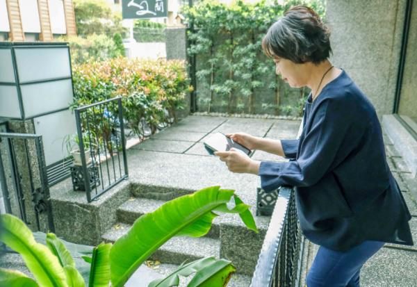 49歲意外退休、大哭2週後再振作！嫺人：提早退休的生活與財務衝擊，如何調適？