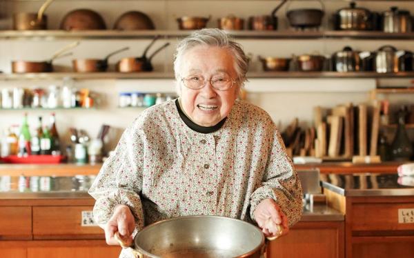 愛是人生最佳調味！94歲日本料理家的飲食保養法：吃飯6分飽，冷熱隨自然