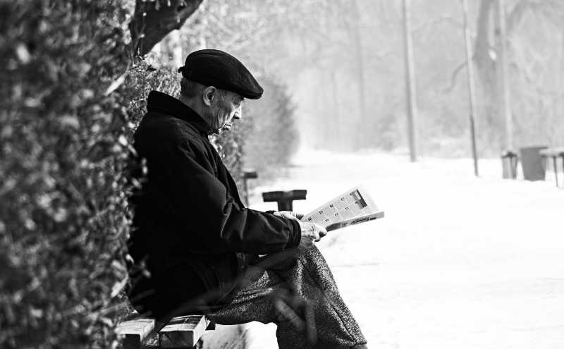 父親的雙眼似乎在說：「別忘記我。」——父親與失智症的抗衡 | 《父親的腦》