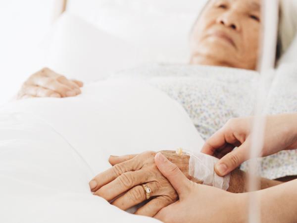 小笠原文雄醫師：失智獨居，也能一個人在家臨終嗎？