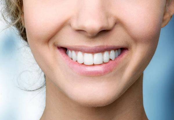 如何讓拍照更上相？齒顎矯正專科醫師：好看笑容的3個元素