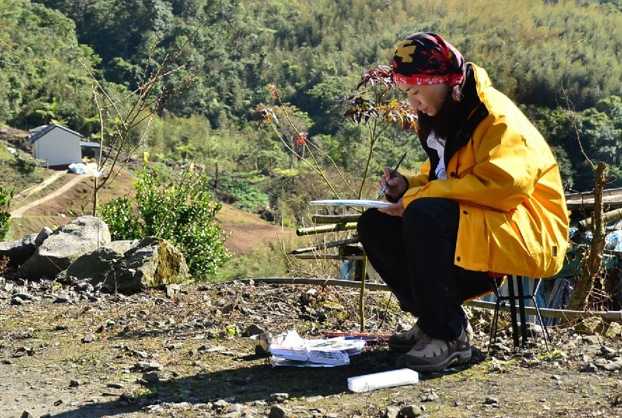 曾是平凡主婦，一個人移居台東看美景寫生！孫傳莉：中年還來得及圓夢，不要在後悔中度過下半生