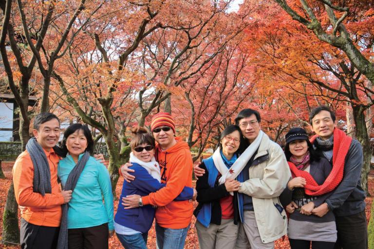 「夫」字是「二人」所構成的，別忘了另一人成就了你。
