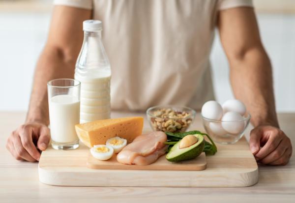 蛋白質攝取不足，肌少症營養品怎麼挑？重點營養素不可少，成分挑選與注意原則