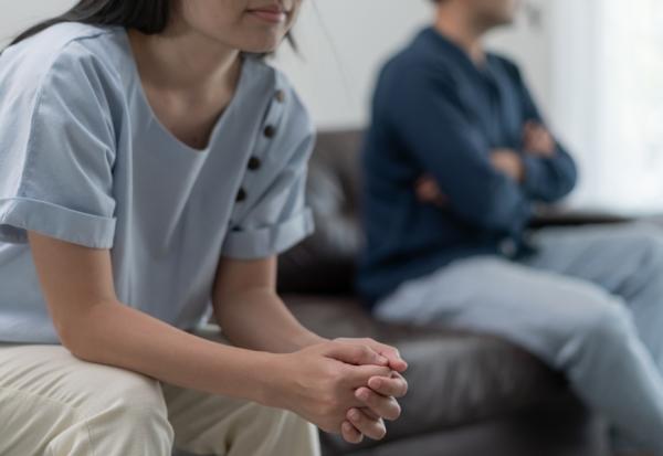 賺錢都歸老公管、做什麼都被嫌，她泣訴7大痛苦，丈夫卻從不覺自己有問題！中年婚姻不快樂的5種對策