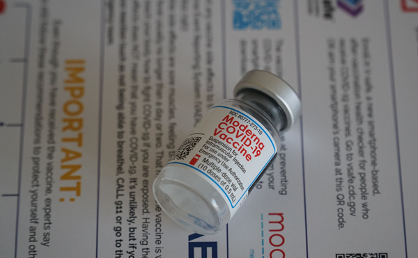 僅11個月就研發出Covid-19疫苗！莫德納「人工智慧工廠」的高效率威力