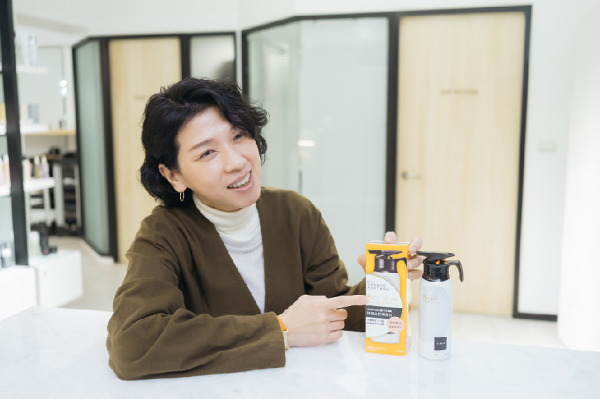 告別白髮讓髮色迎向青春，設計師與皮膚科醫師都強力推薦的日本天然來源健康染髮劑