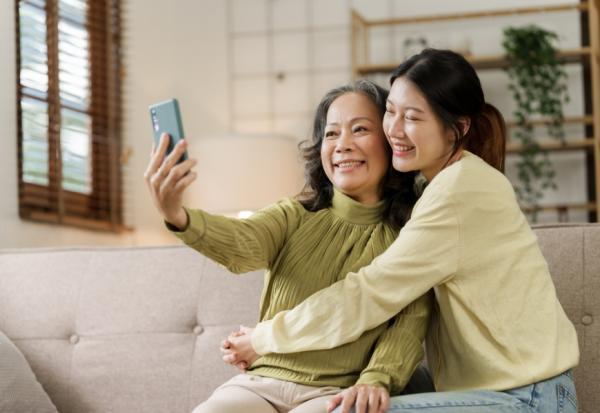 父母不聽話、愈老愈頑固，子女可以「管」他們嗎？陳乃菁：別當直升機子女，長輩開心才會好照顧