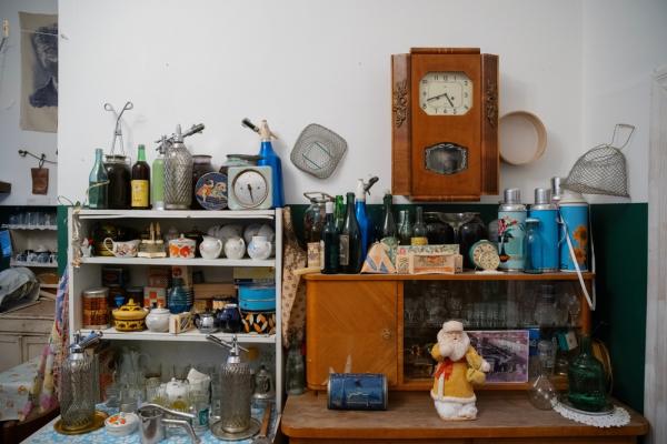 一屋子雜物，長輩卻不願意斷捨離？5大建議讓你和父母輕鬆放手，找回家的清爽與安全