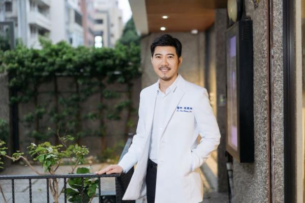 80歲還能一口好牙？口腔健康決勝負，牙醫師趙國翔：漱口水不必好壞通殺，抗菌胜肽留好菌有助牙周口腔 