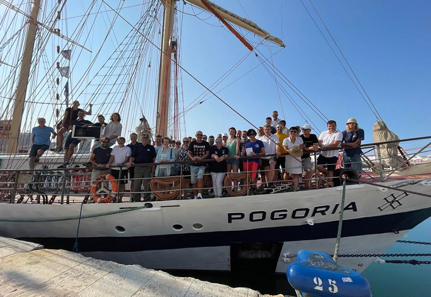 欣賞靜謐月光海與燦爛日出，如何規劃一趟西班牙帆船旅行？