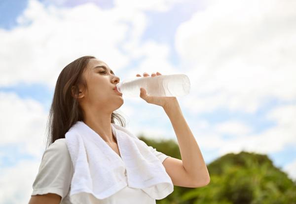 全台失能人口120萬，夏天也要防腦中風！冷氣房、運動都有風險，4重點防範