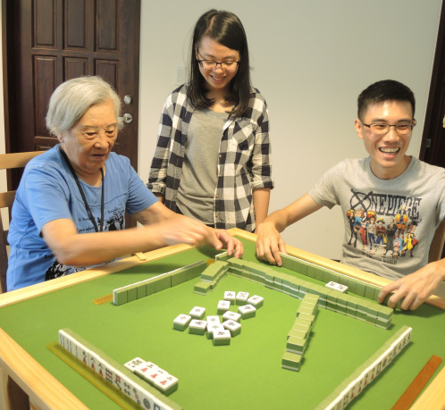 台灣首次青銀共居實驗（上）： 不熟的新家人，怎麼豐富彼此的生命？