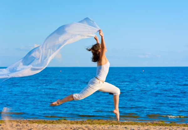 腰痠、腰痛、常閃到腰，是腰椎退化警訊！留意3個生活習慣，腰部到老都有力