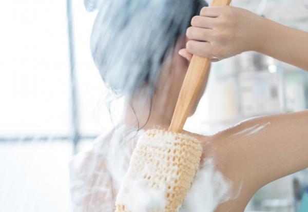 照顧父母最重要的9件衛浴小事：能舒服地洗澡，即是幸福