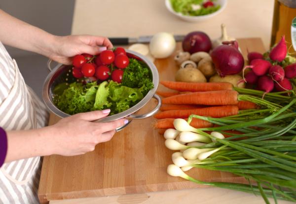 居家照護、居家隔離不便採買，生鮮蔬菜如何保鮮又營養？