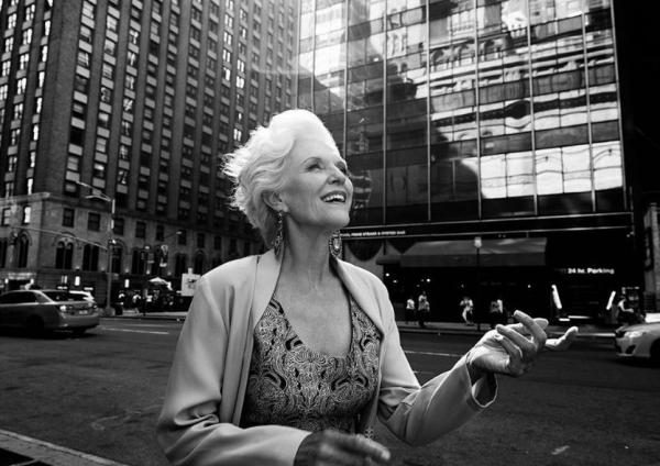 個性比外表更重要！72歲超模梅伊馬斯克：願墓碑寫著「她很風趣」，而非「她很美麗」