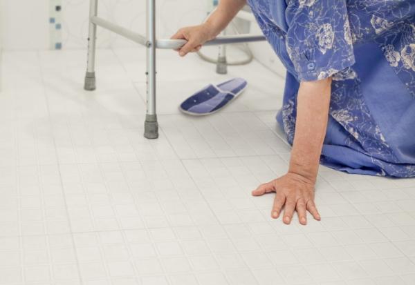 如何預防洗澡、上廁所摔倒？5個問題，檢測你家浴室是否安全 