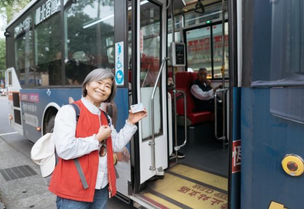 退休後女兒過世，如何整理心情？紀玉雲：我常常看著女兒的照片，告訴她媽媽會勇敢 