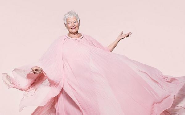 去忙、去愛、去玩！85歲《Vogue》封面影后茱蒂丹契：退休是個退步的概念