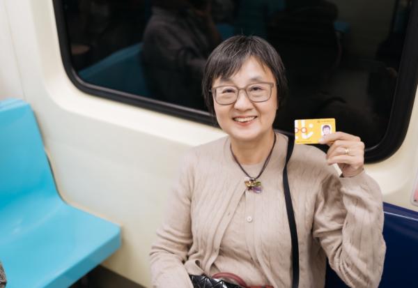 65歲拿到敬老卡，和同學組成「敬老俱樂部」遊全台！陽明交大退休教授林宜平：行樂要及時 