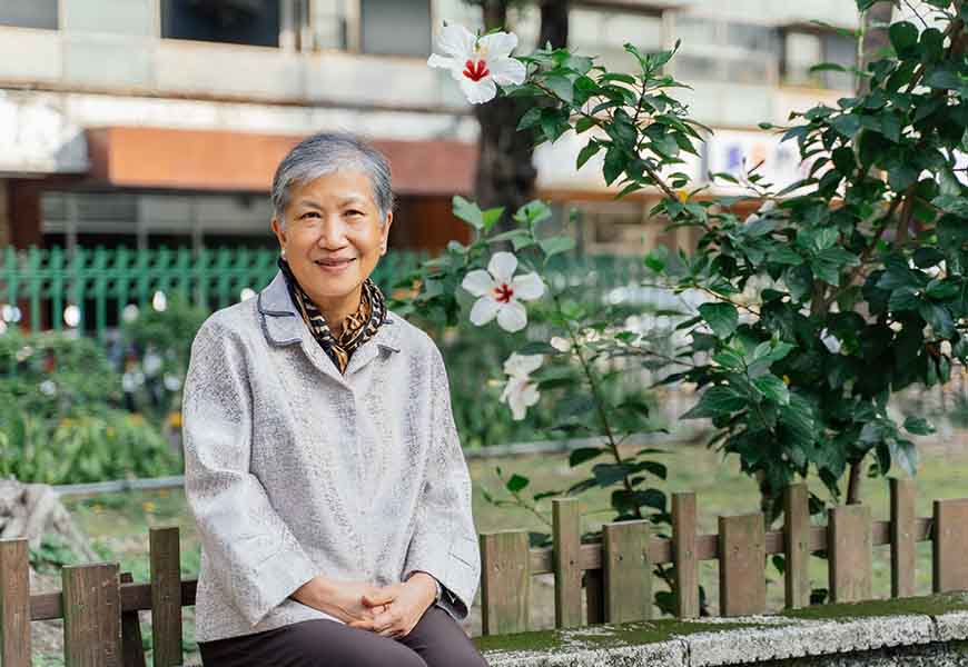 半夜兩點可以打給他的朋友，你有多少個？洪蘭：朋友多的困難少，笑聲多的疫病少