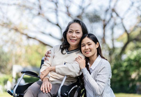 陳乃菁專欄｜一輩子的賢妻良母，為何老了變得自怨自艾、讓子女頭疼？中年該為晚年做的3大佈署