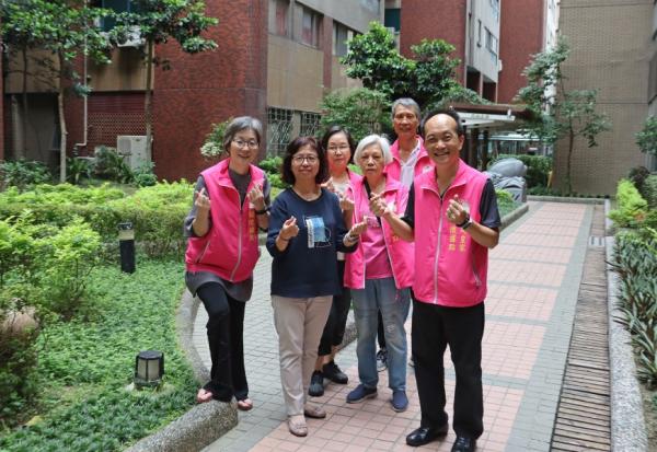 大樓鄰居揪團開課，讓長輩一起運動、吃飯，防孤獨死！新北市銀髮俱樂部先修班，2萬補助怎麼領？