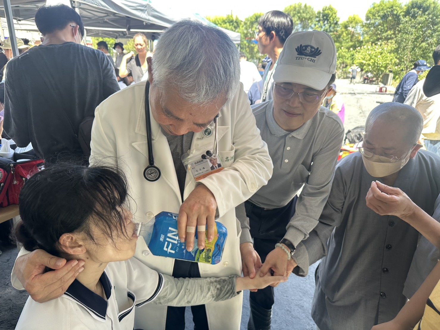 平日義診淬鍊出的沉穩應變：洪水過後，慈濟人醫會如何在光復鄉織起一張「永不斷線」的醫療網